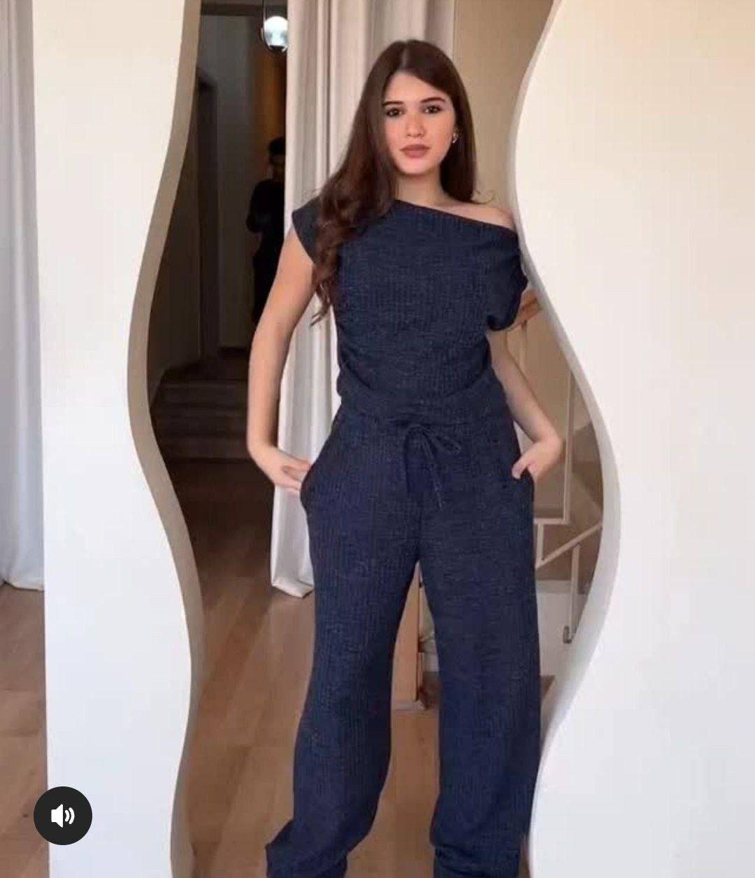 Off shoulder sleeveless set