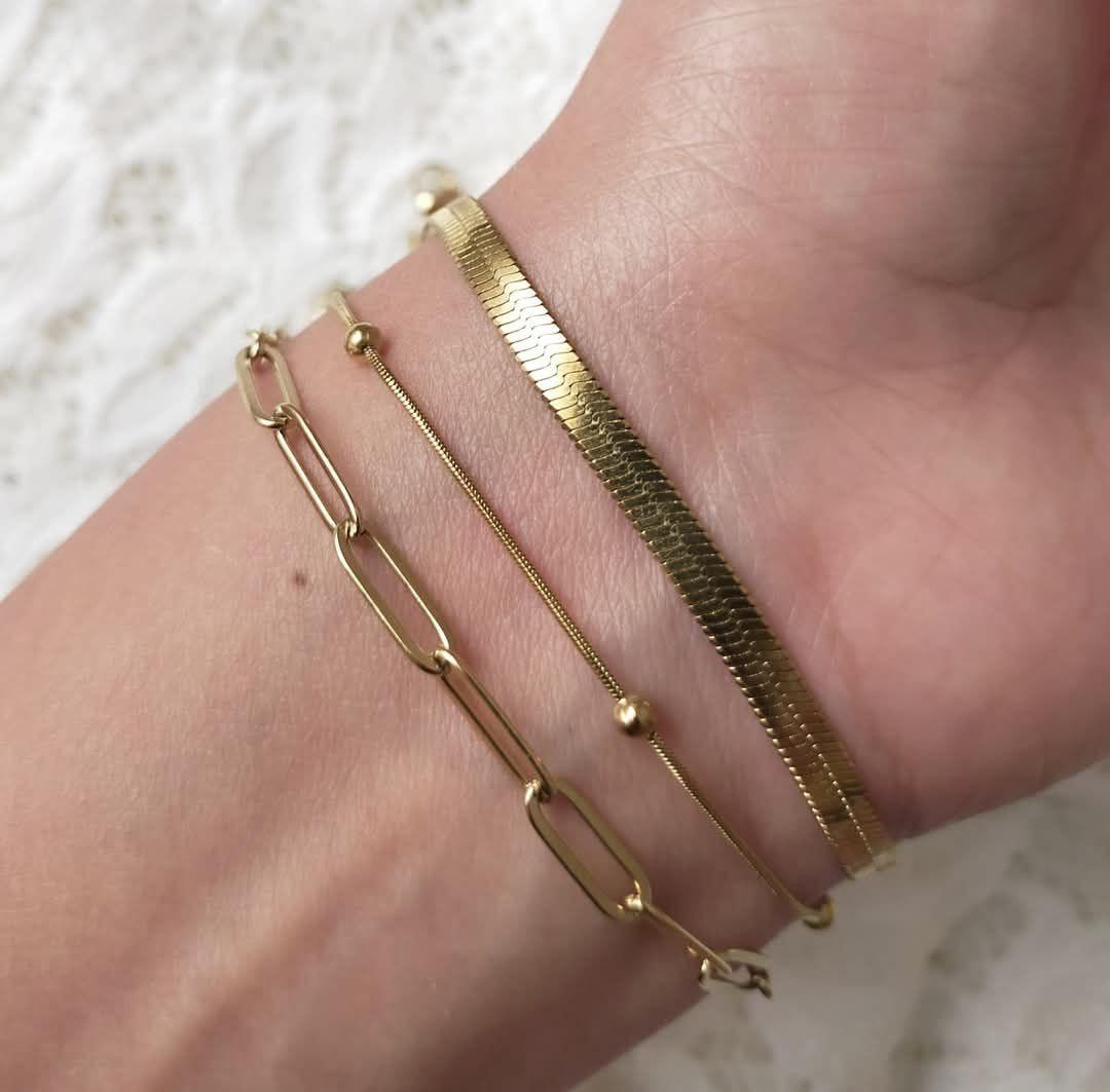 Gold bracelet