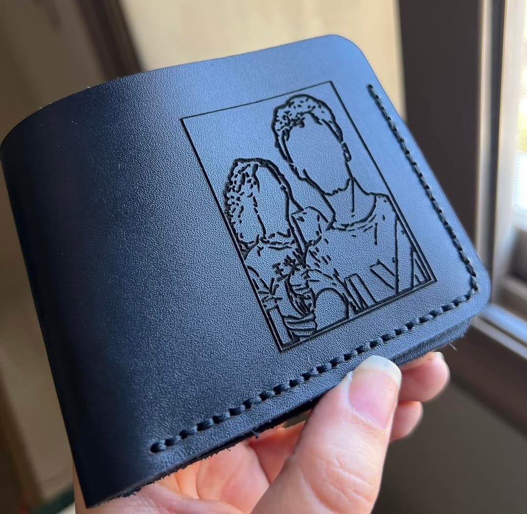 Save your favorite date with your favorite photo in the wallet and make it the most beautiful memory