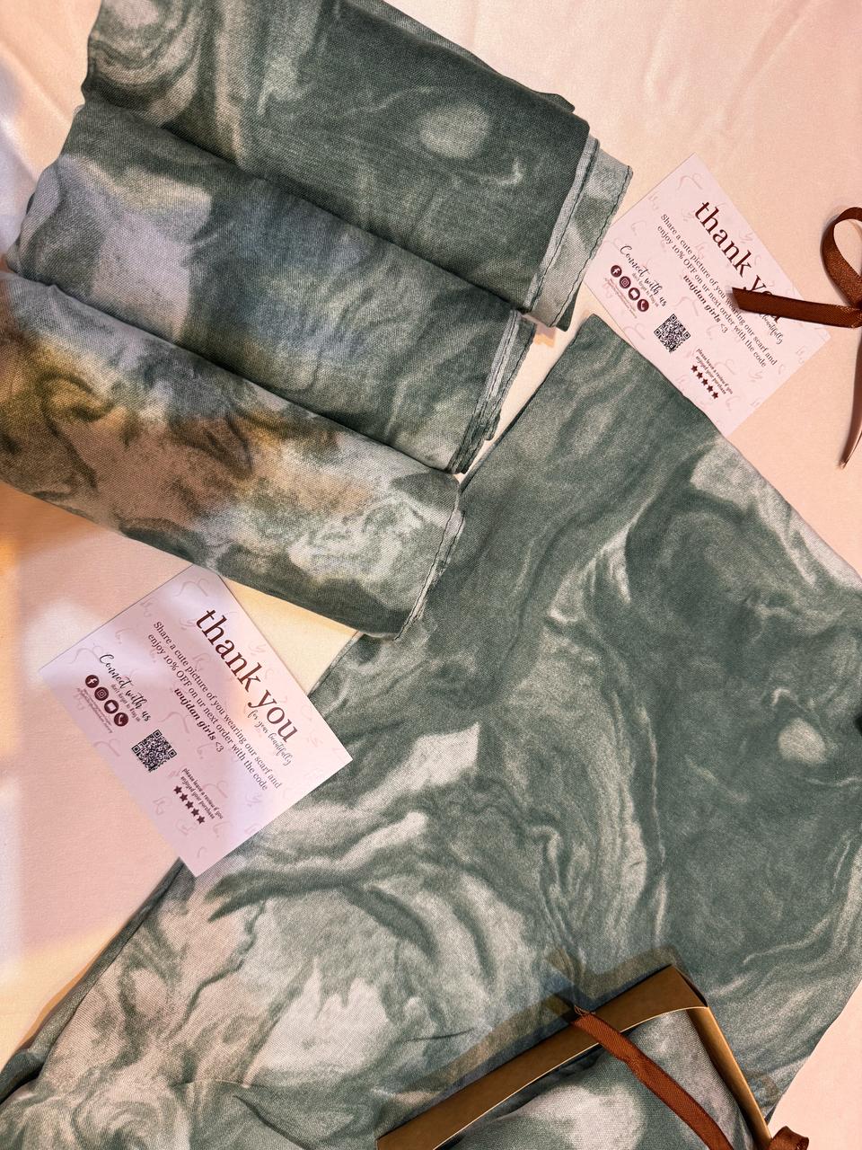 Green marble scarf