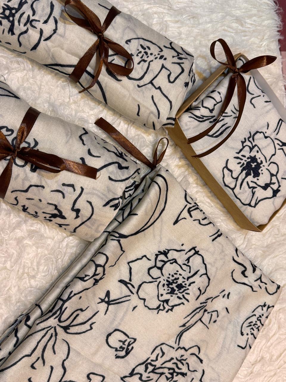 Sketch bloom scarf