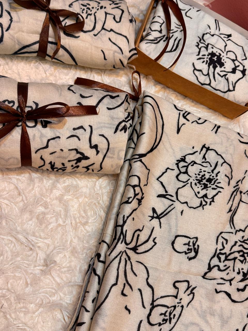 Sketch bloom scarf