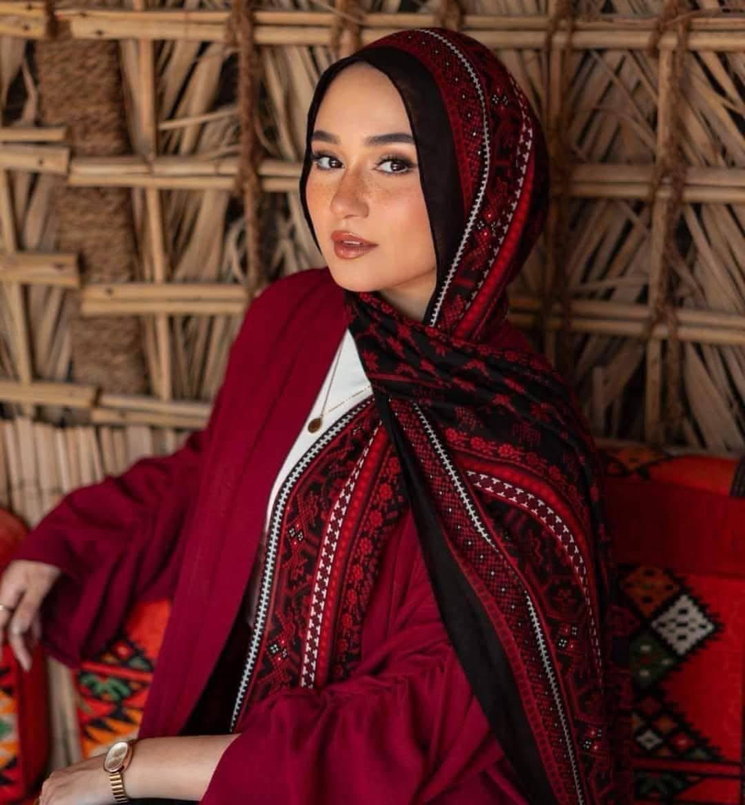 Trendy Red Scarf