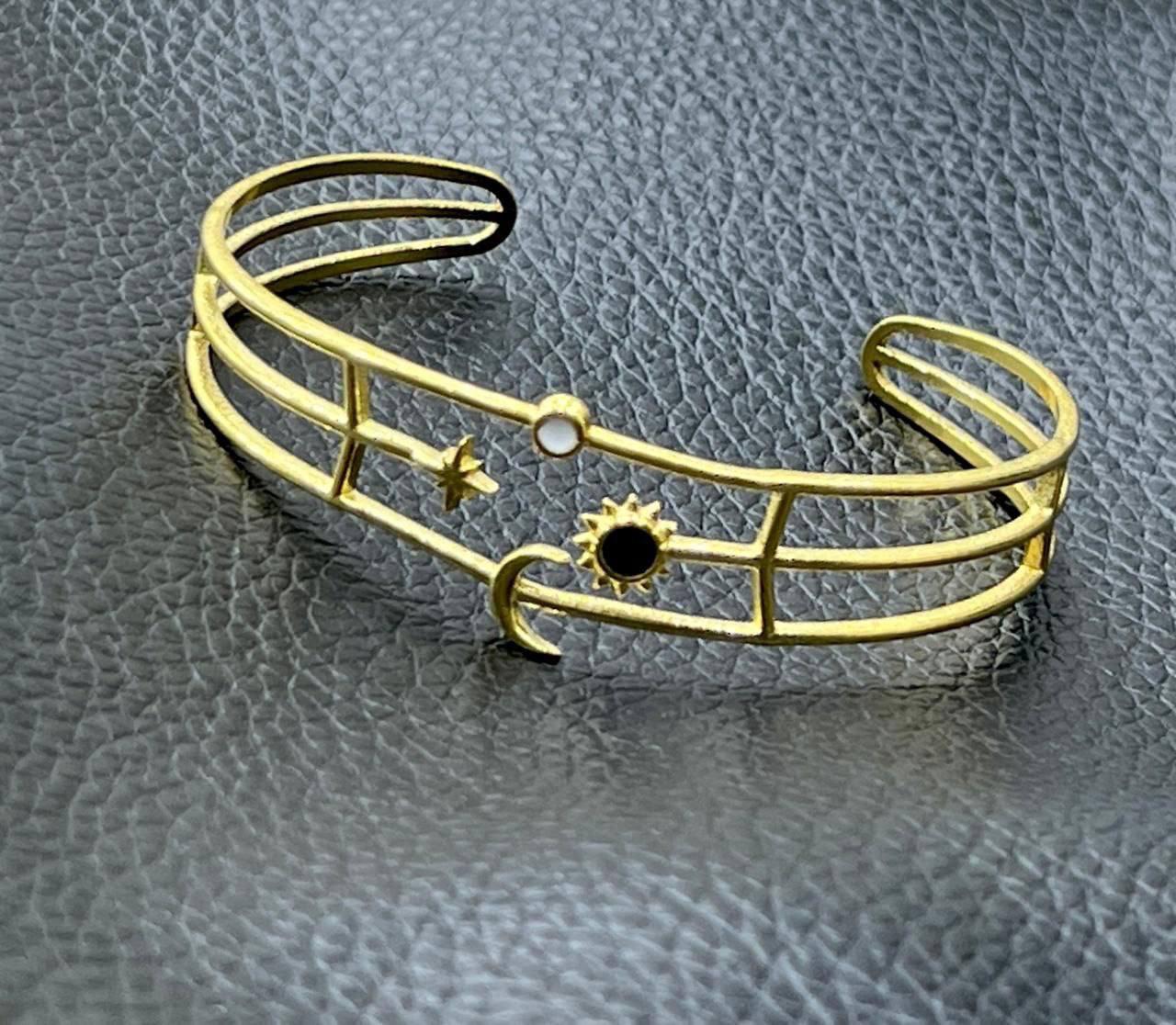 Trendy bracelet high material